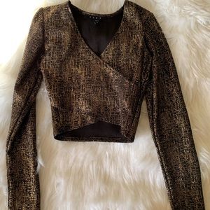 Long sleeve crop top